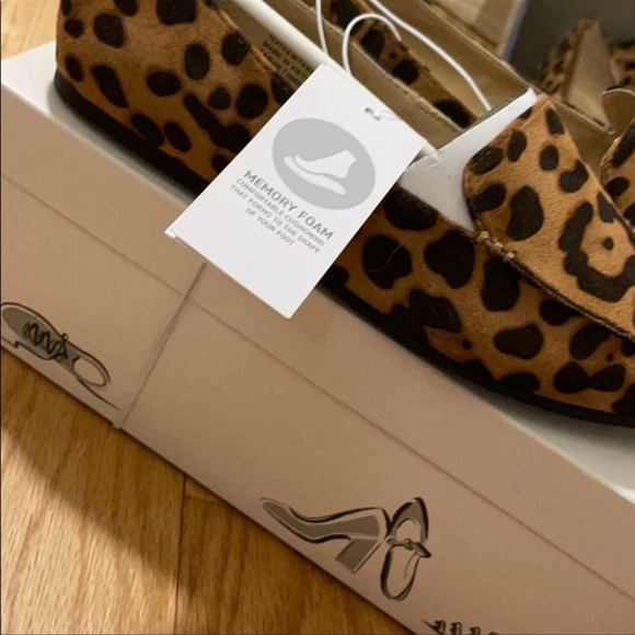 Cheetah print flats - Picture 3 of 5